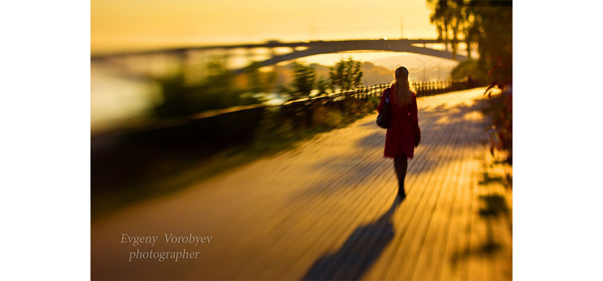 фотосессия в Красноярске фотограф городская прогулка город красивая девушка Енисей мост
